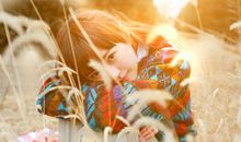 最新情感句子大全：你流干了眼泪，自有另一个人逗你欢笑
